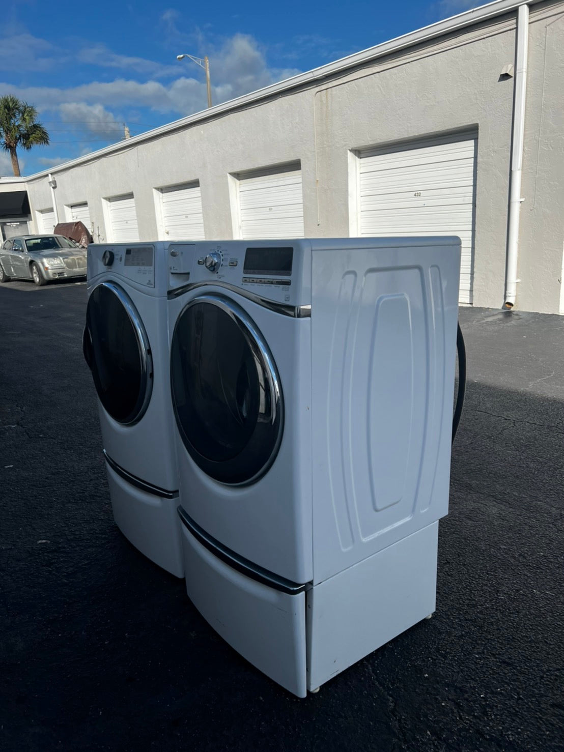 Whirlpool Washer and Dryer Front Load with Pedestal Whirlpool Washer and Dryer Front Load with Pedestal